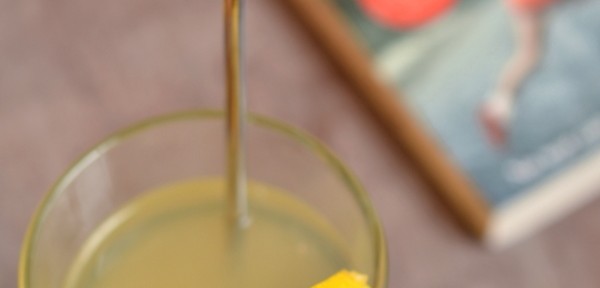 Hot Toddy - ein heißer Winter-Cocktail mit Zitrone und Whiskey