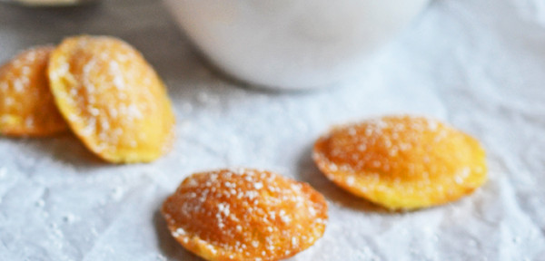 Luftig-leckere Zitronen-Madeleines (mit Verlosung: Backformen zu gewinnen!)