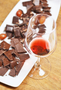 Welcher Wein passt zum Essen? Hier Rotwein zur Schokolade
