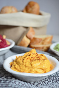 Partybuffet: Rezept für Möhren-Dip mit Ziegenfrischkäse
