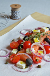 Fisch im Päckchen: Die Zutaten werden in Pergamentpapier gegart